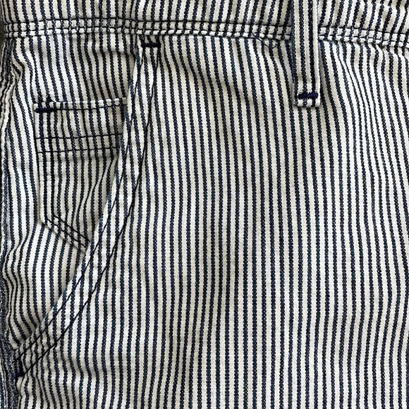 Sz32 Levi’s Seersucker Rolled Cuff Denim Shorts in GUC - Picture 5 of 7